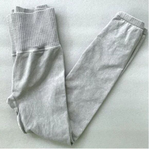 NWOT Free People High-Rise 7/8 Length Good Karma Leggings- Iced Grey - Picture 3 of 3